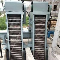 Bar screen for wastewater treatment