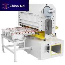Blade cutting machine diefor metalsheet
