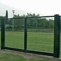 Swing gate LINEA SPORTgalvanised steelelectro-welded steelwire mesh