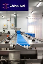 Fish deheading table