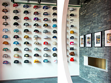 �������� ����� AUNG CROWN