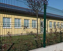 Welded mesh fence RECINTHA N/L YOUNGindustrialgardenfor public spaces