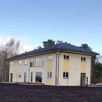 Eco-friendly house KALNGALEmodularcontemporarytwo-story